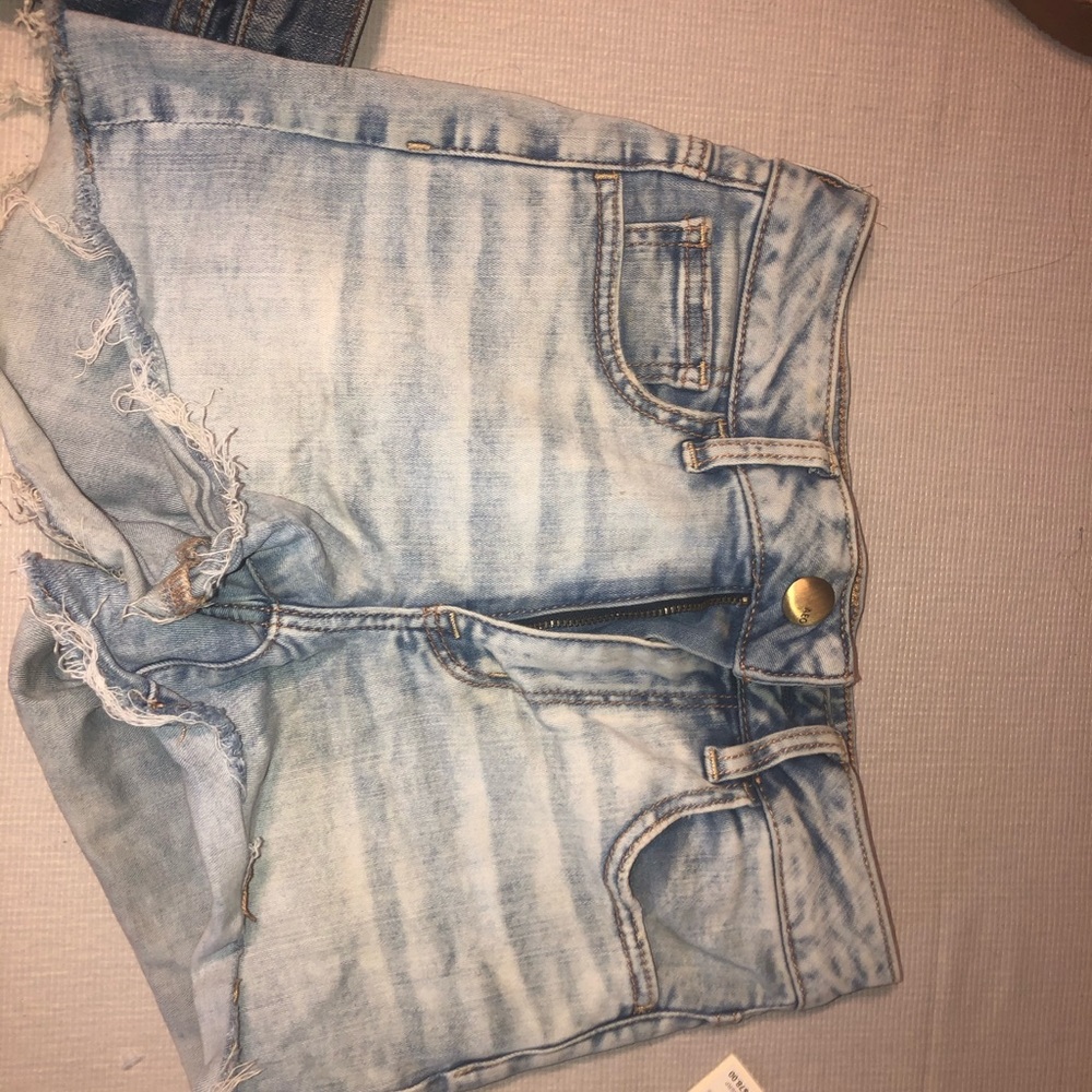 Shorts !!!!!! - Picture 2 of 5